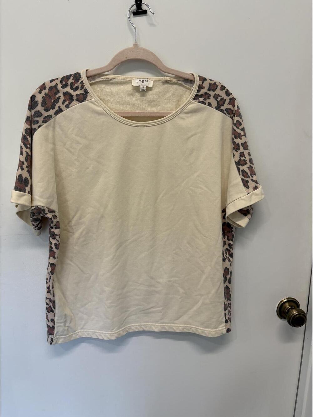 Umgee Women's Size M Cream Leopard Print Short Sleeve Colorblock Top